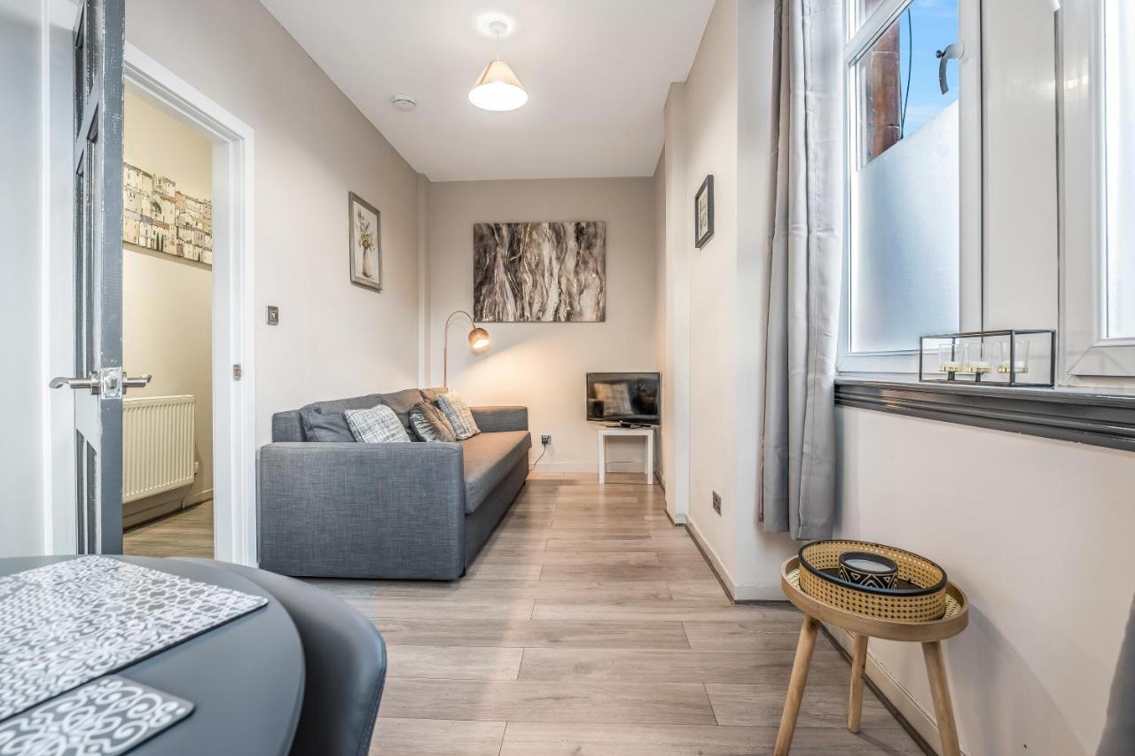 إدنبرة Private Ground Floor Main Door Entrance - Spacious 2 Bedroom Property - The Shore, Leith المظهر الخارجي الصورة